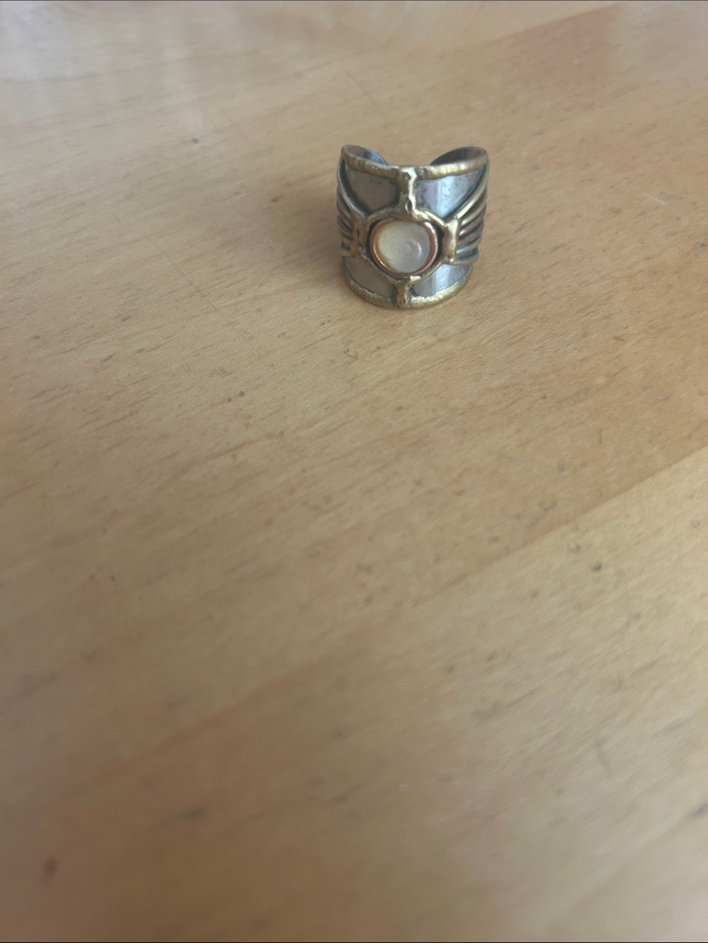 Vintage Two-Tone Winged Ring with Cream Pearl Accent - Women Jewelry